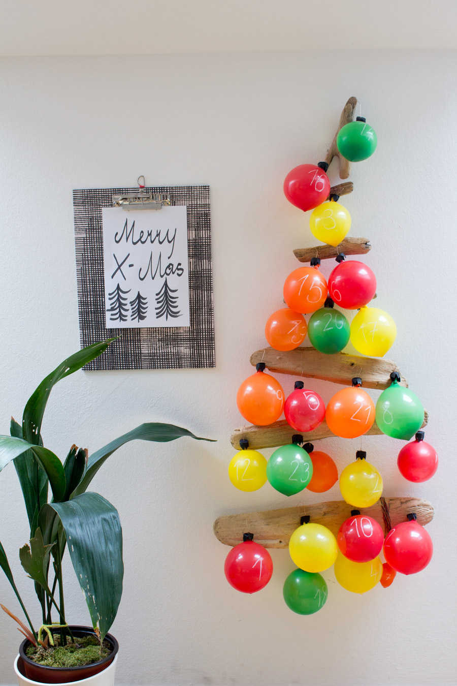 balloon-advent-calendar-tree
