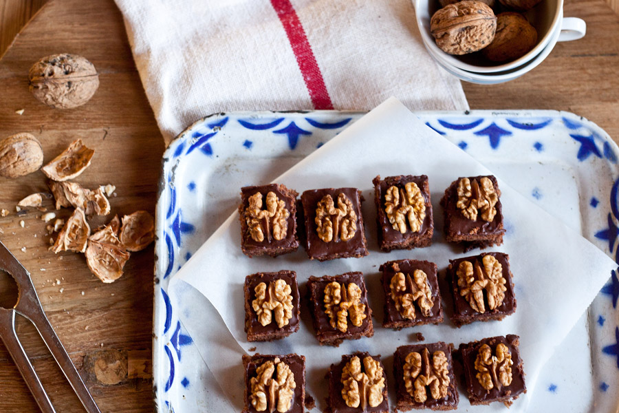 Walnut chocolate bread christmas cookies recipe