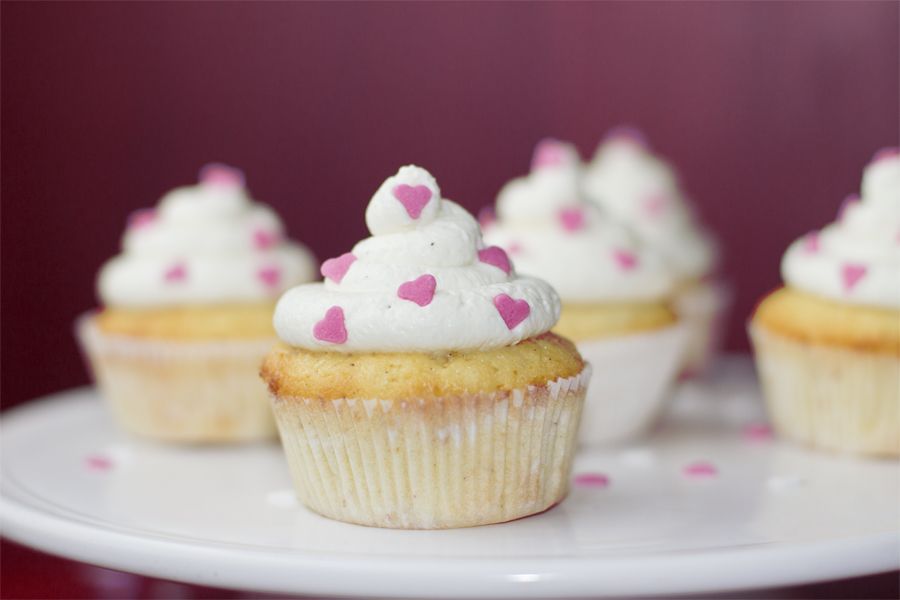 Valentines-day-cupcake-detail