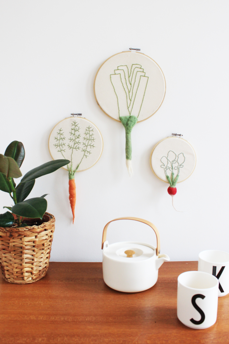 DIY felt vegetables and embroidery wall decor | LOOK WHAT I MADE ...