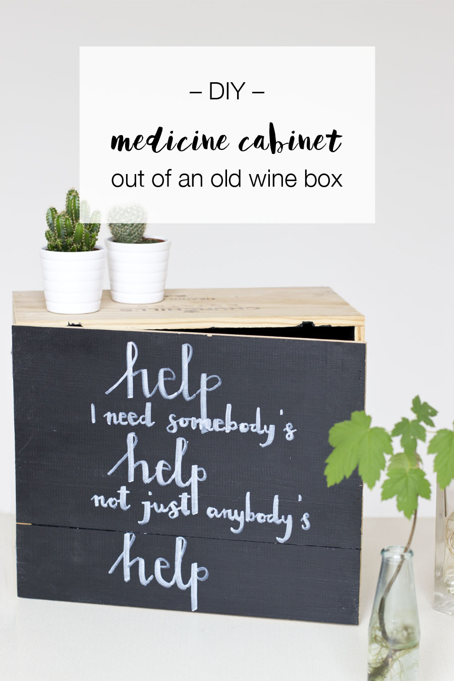 DIY-medicine-cabinet-out-of-a-upcycled-wine-box