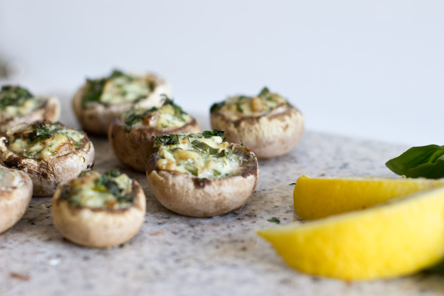 baked mushrooms filled with wild garlic cream cheese – lunch recipe