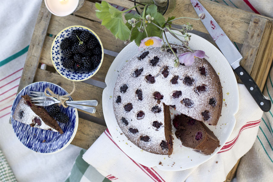 Blackberry chocolate cake recipe | LOOK WHAT I MADE ...