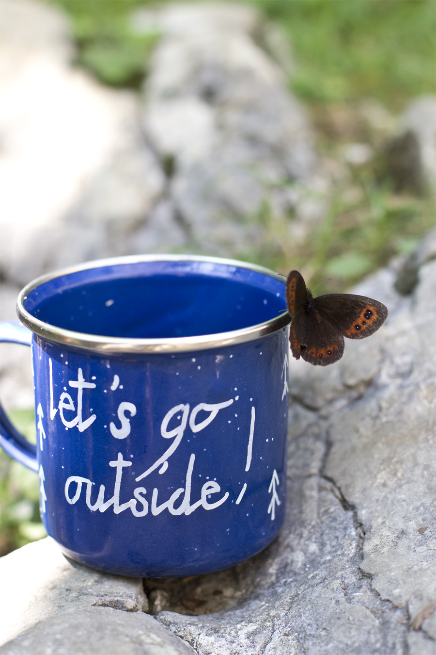 enamel-cup-lets-go-outside-typography-diy