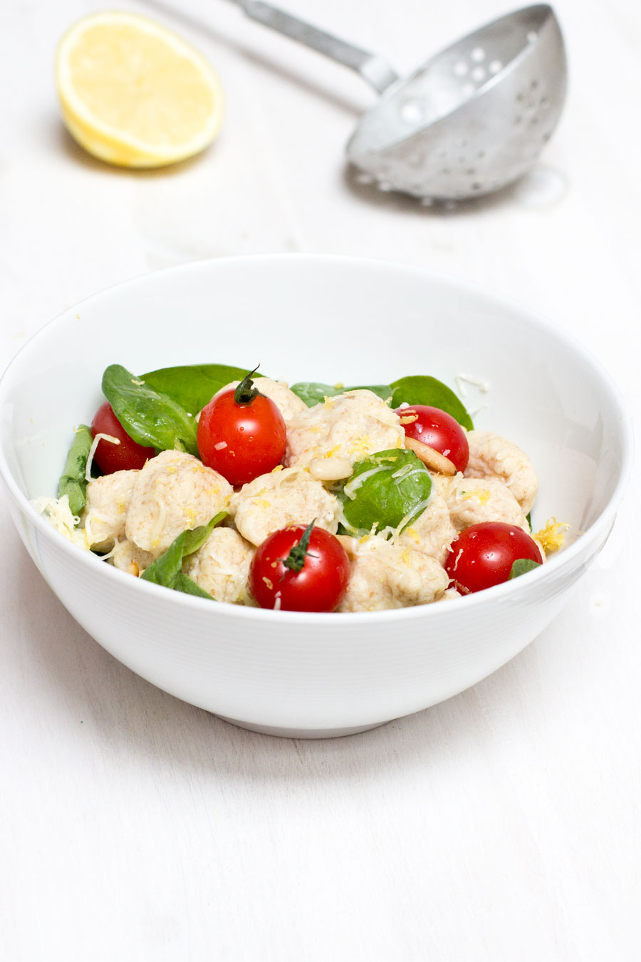 Make an easy and healthy office lunch recipe with homemade ricotta with fresh tomatoes and spinach.