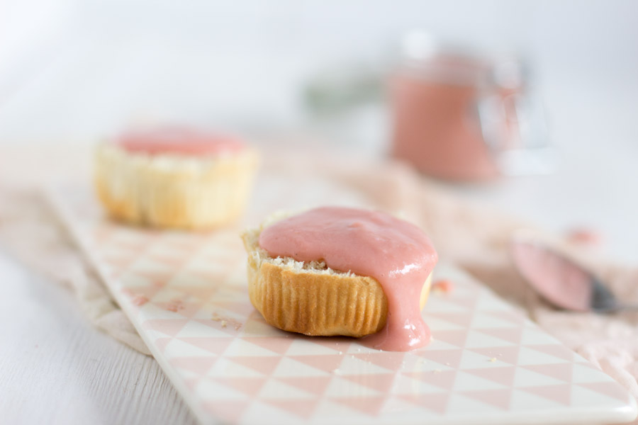 easy and fresh rhubarb curd recipe - perfect for every summer dessert