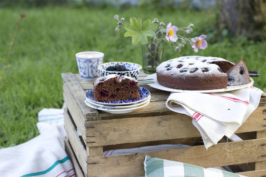 Blackberry chocolate cake recipe | LOOK WHAT I MADE ...