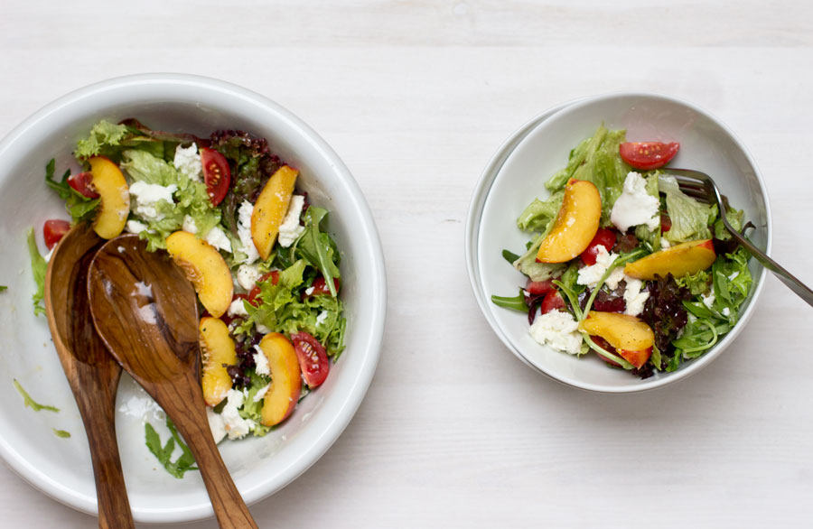 (Home) office lunch recipe: easy and healthy nectarine summer salad