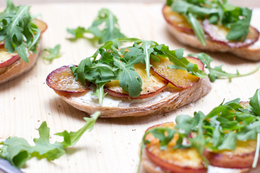 For those days when you don't feel like cooking make roasted peach sandwiches – the perfect lunch meal for hot summer days!