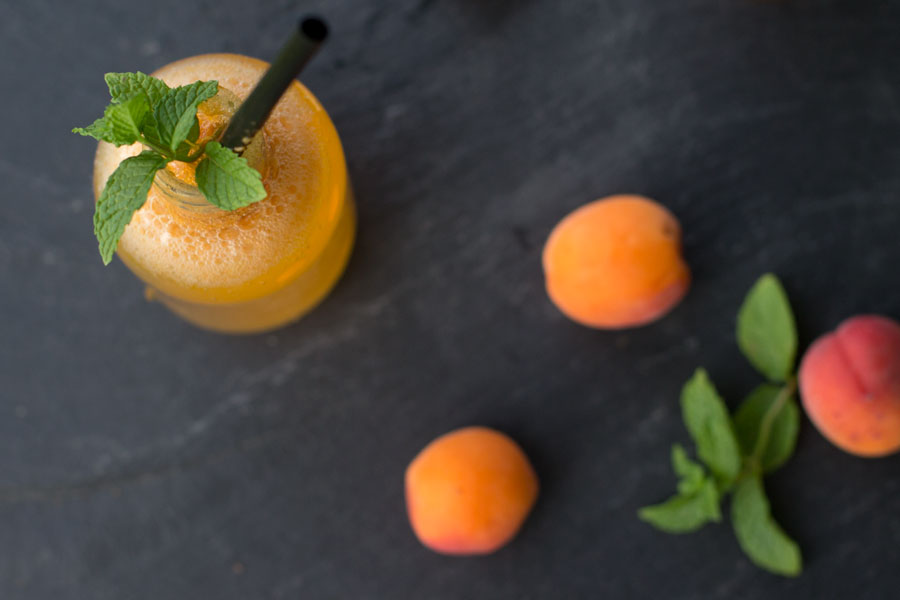 Homemade apricot nectar with cold soda makes the best refreshing summer drink | recipe on the blog