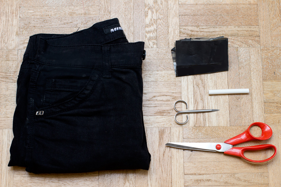 how-to-cut-off-jeans-shorts-supplies