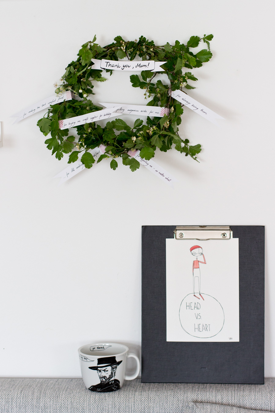 DIY last minute mother's day wreath - to tell your mum how much you love her and how thankful you are for all the little things she does for you.