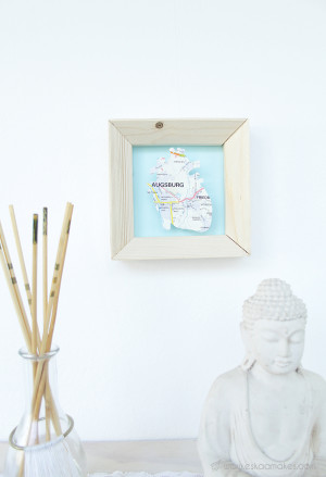 Blogpost from [es.kaa.]makes: Map-themed wall decor