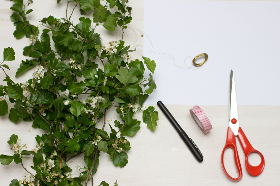 DIY last minute mother's day wreath - to tell your mum how much you love her and how thankful you are for all the little things she does for you.