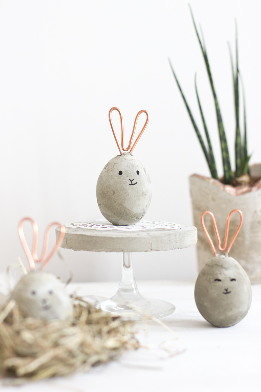 DIY copper and concrete Easter bunnies | LOOK WHAT I MADE ...