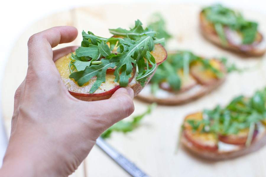 For those days when you don't feel like cooking make roasted peach sandwiches – the perfect lunch meal for hot summer days!