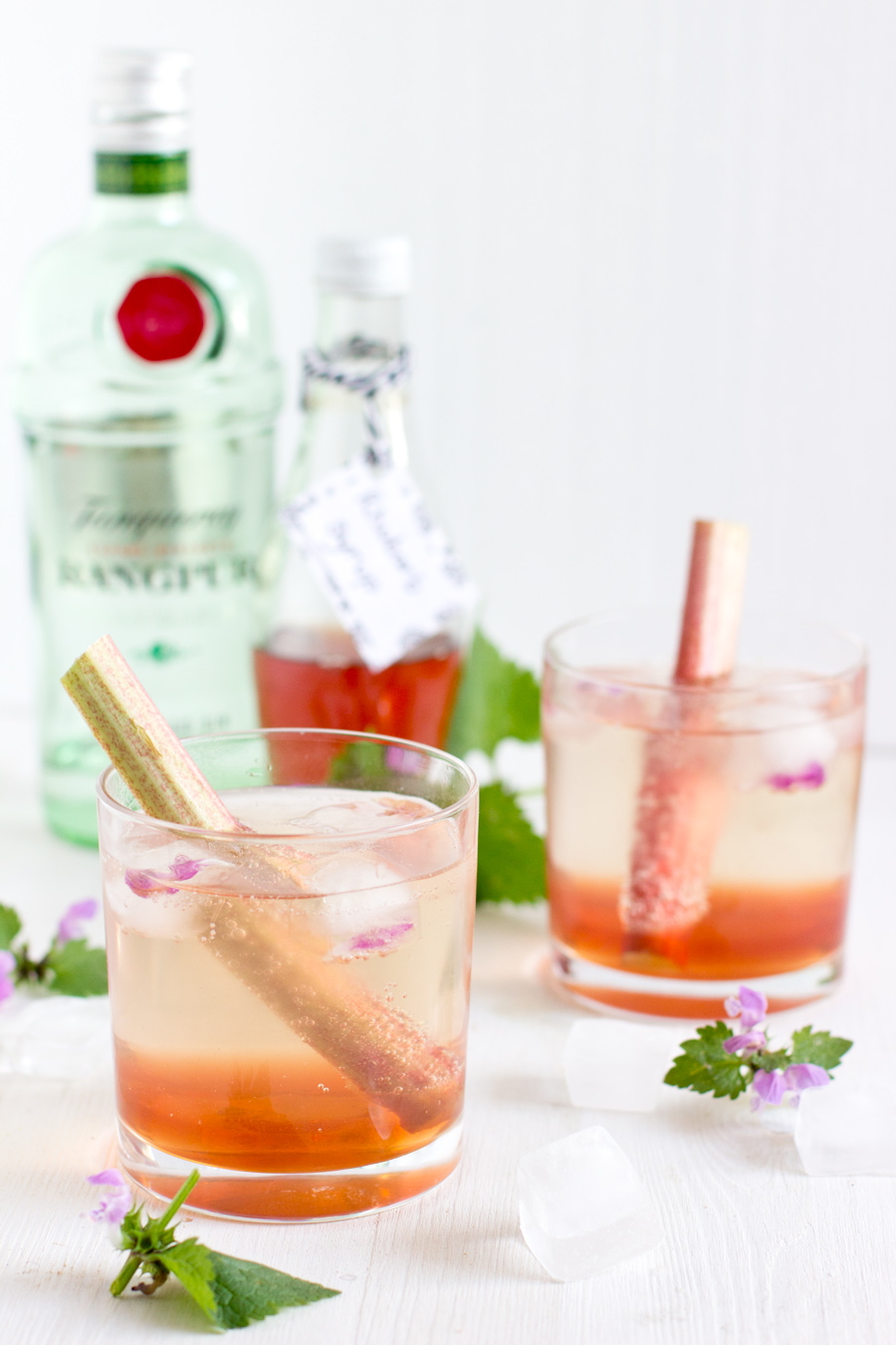 Rhubarb gin fizz cocktail recipe | Enjoy this cool and refreshing  cocktail on hot summer nights. Made in 5 mins and definitely a crowd-pleaser