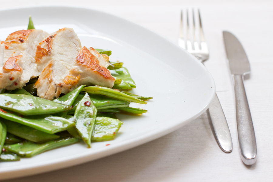 Quick (home) office lunch: roasted chicken with asian broad beans