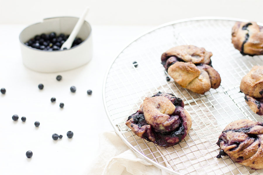 Saffron blueberry bun knots | LOOK WHAT I MADE ...