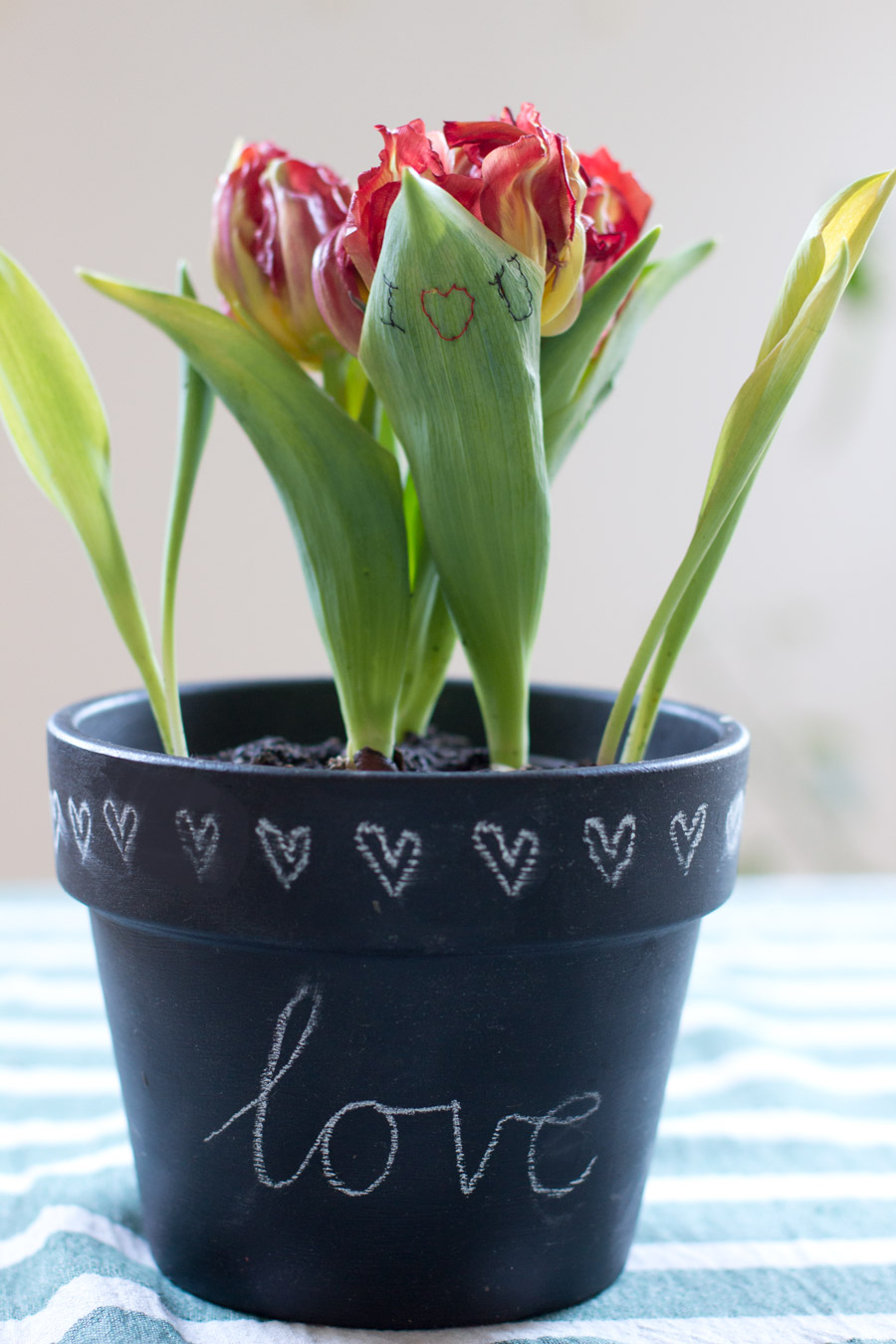 Easy Valentine's Day gift where the flower does all the talking: embroidered tulip leaf!